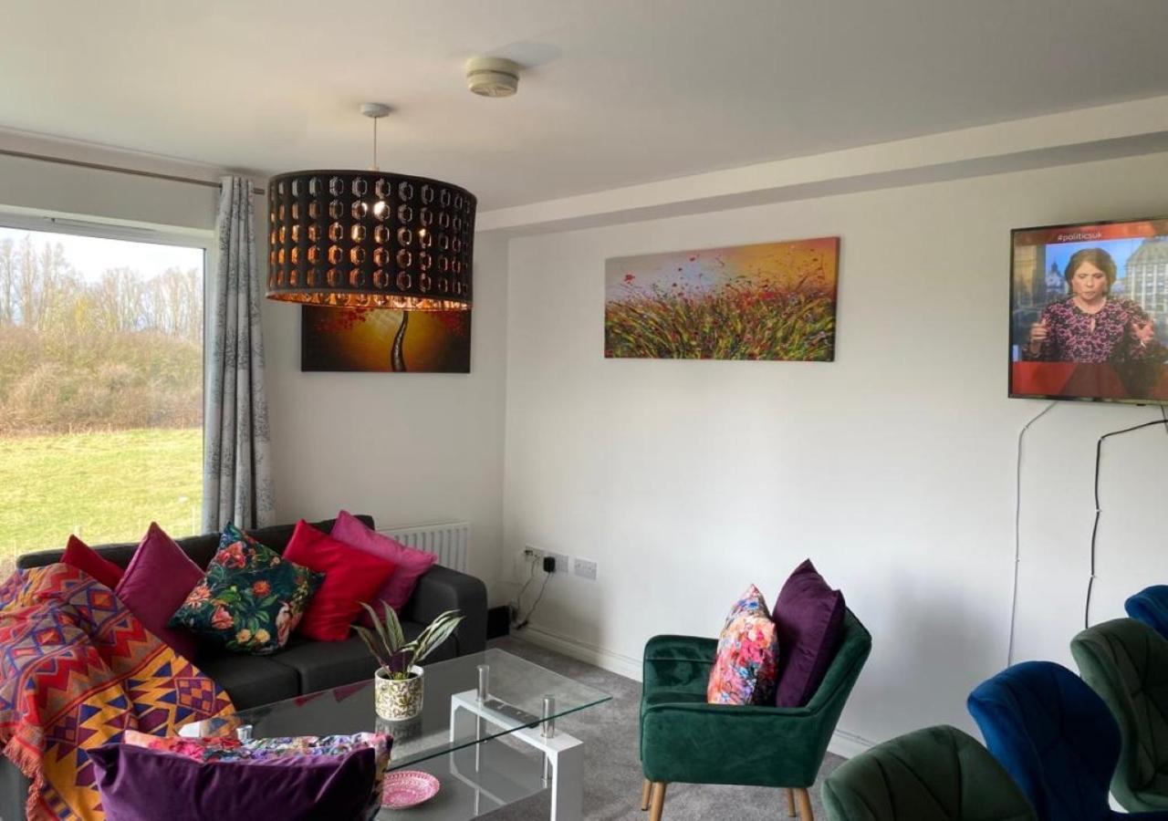 Contemporary, Cosy & Homely 2 Bed With High-speed Wifi, Terrace & Free Parking Overlooking Stourbridge Common Park & Coldham's Brook Apartemen Cambridge (Cambridgeshire)